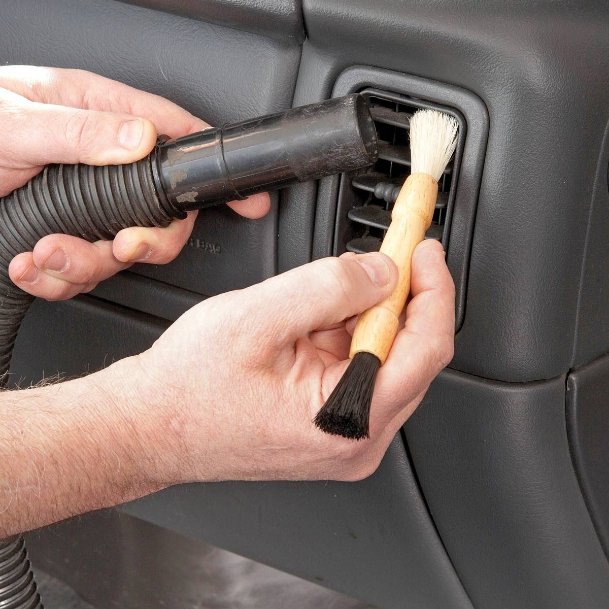 best way to clean your car vacuum while you clean