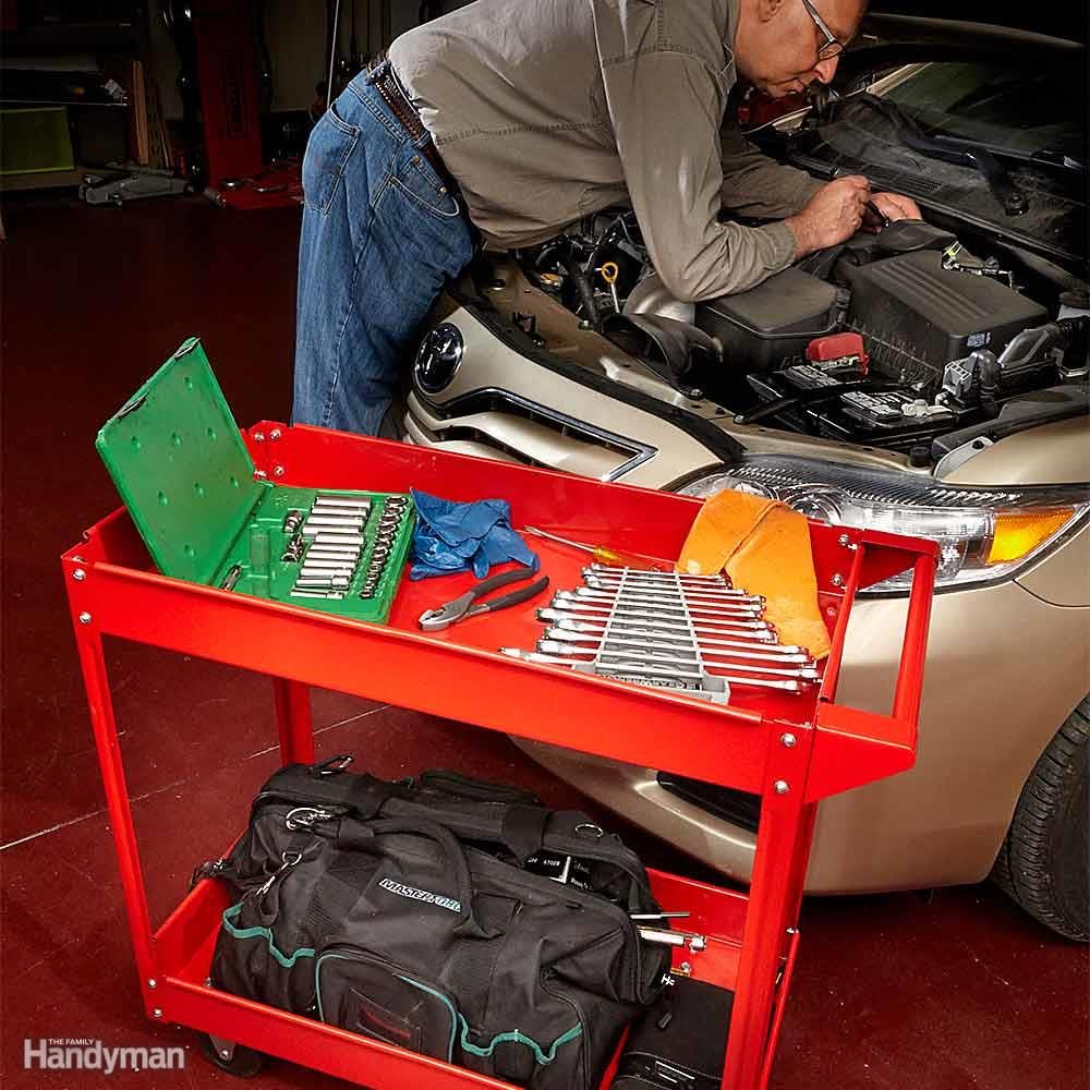 Keep Your Tools Within Reach With a Rolling Cart