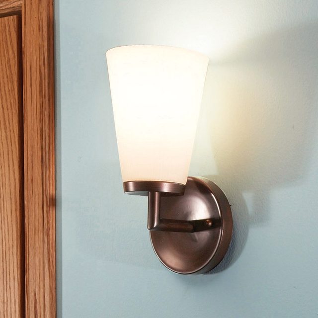 FH10MAY_508_06_053-1200 add a light