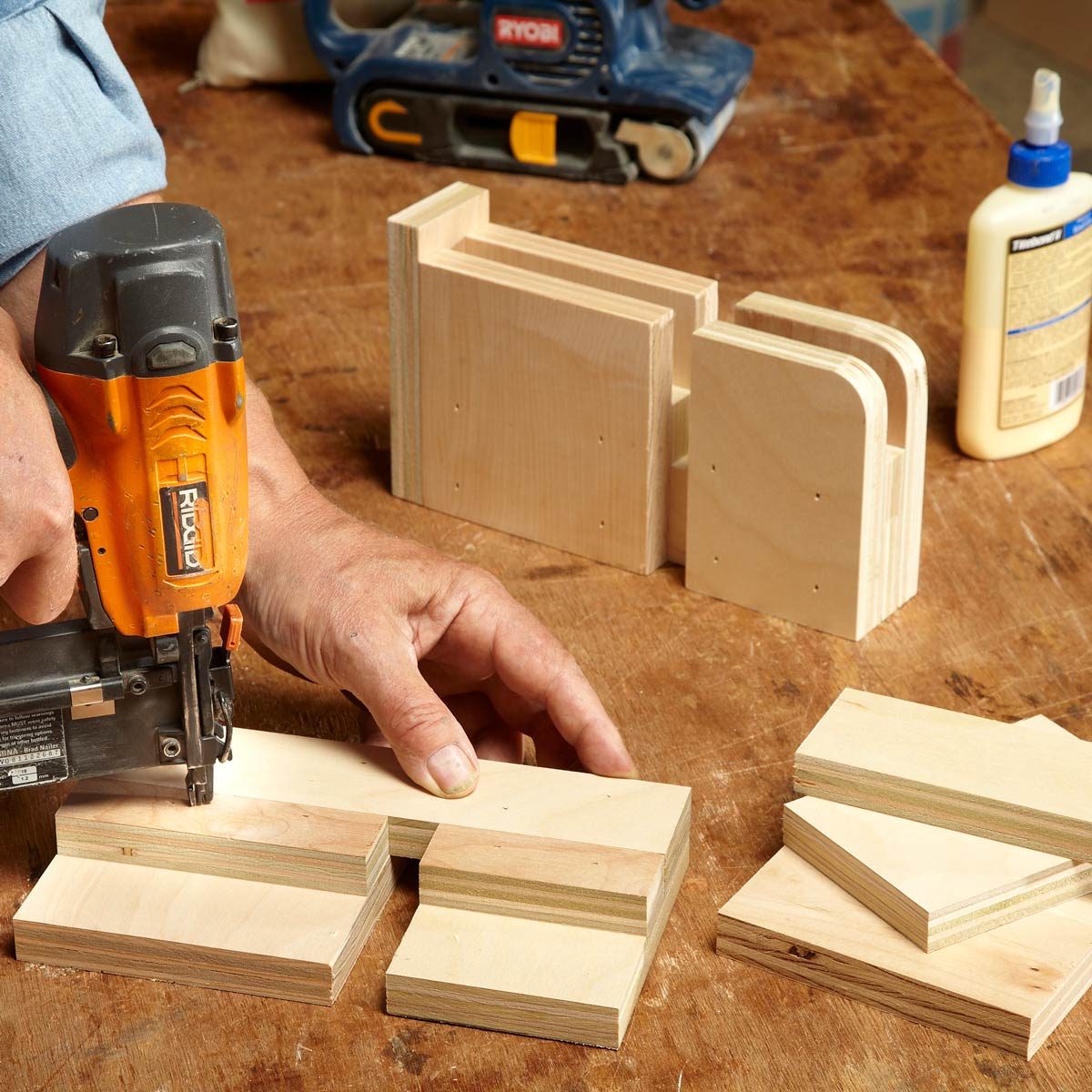 assemble feet of table saw table