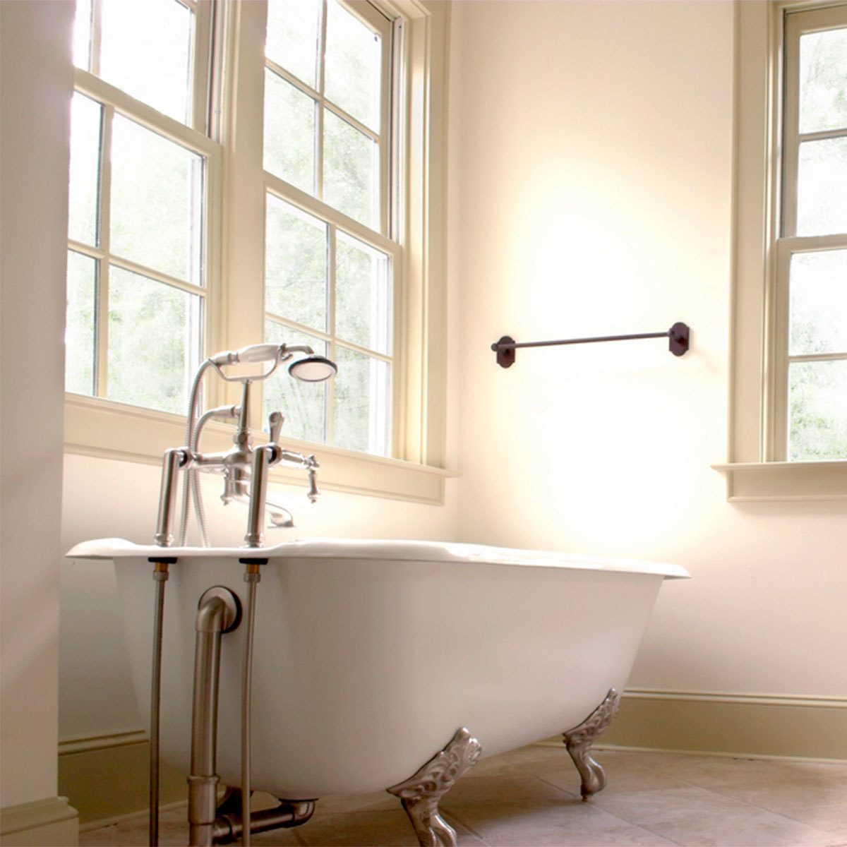 Farmhouse Look: Clawfoot Tub