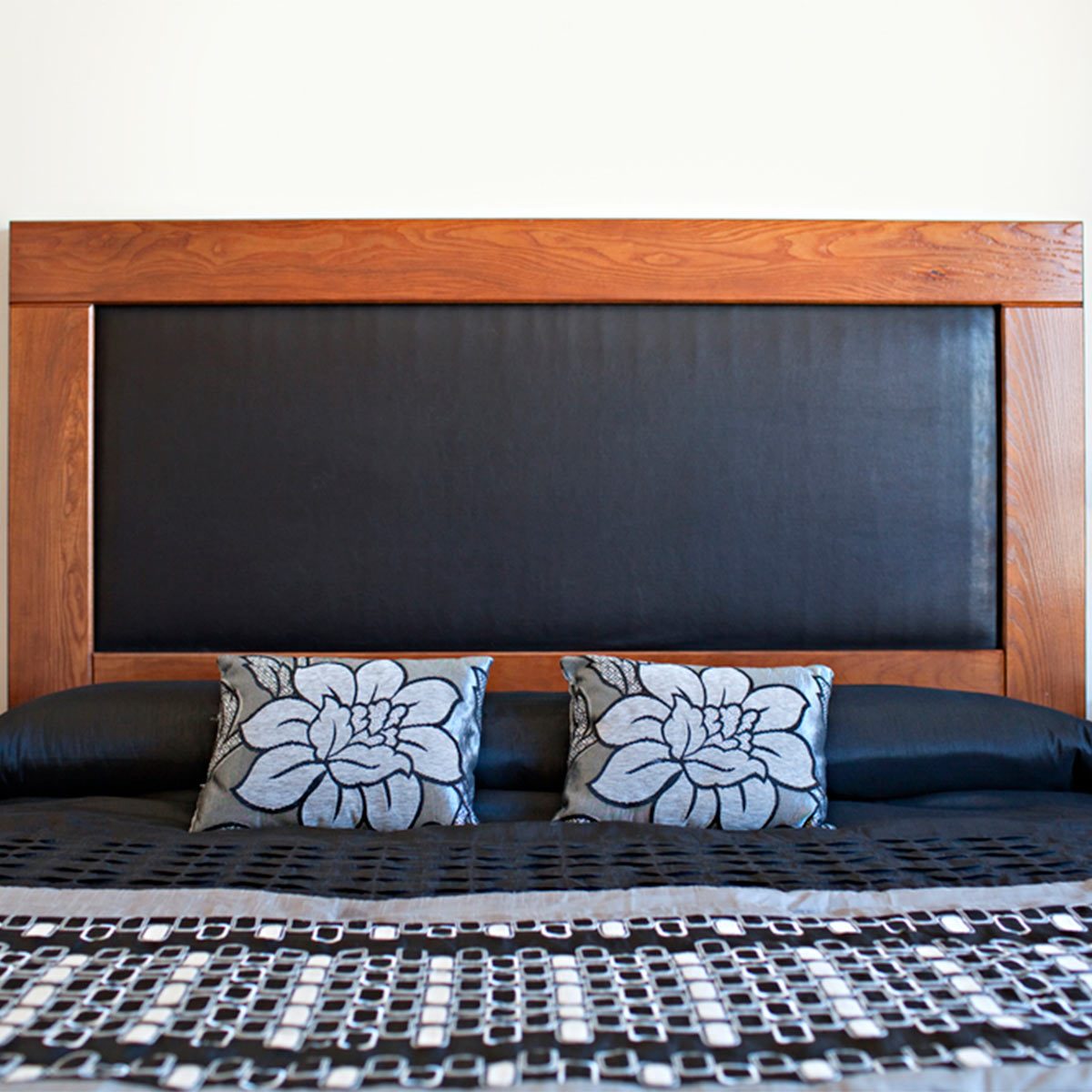 DIY headboard: Sleek Leather