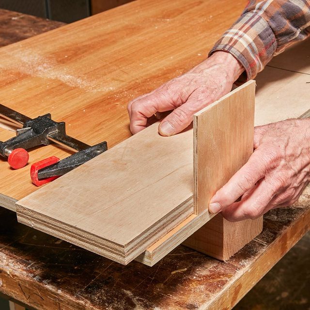 position guide for rabbets