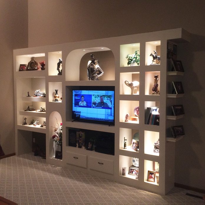 readers showcase wall