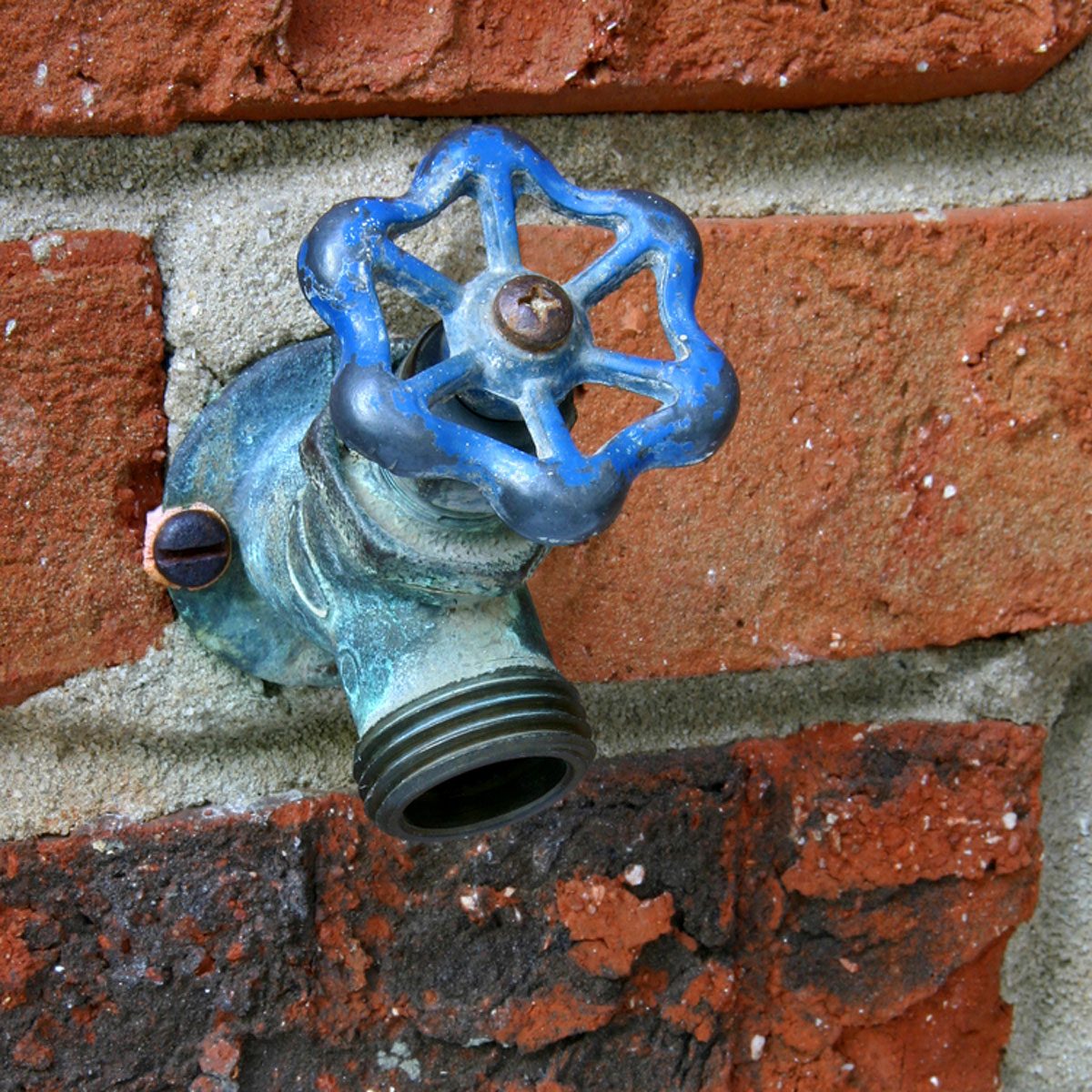 Exterior faucet