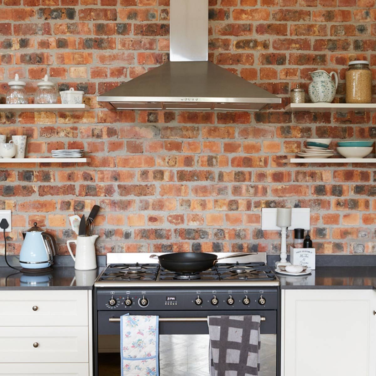 shutterstock_627683693 brick kitchen backsplash open shelves