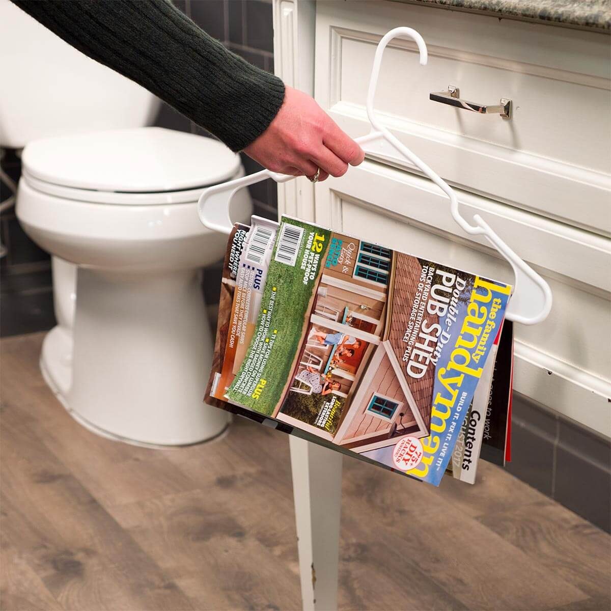 Hanger magazine rack