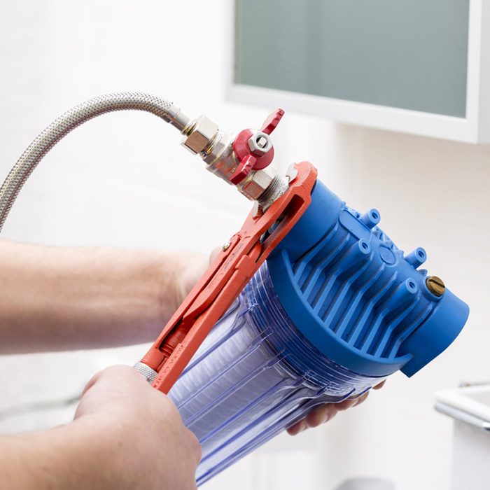 dfh34_shutterstock_399351790 water filtration system