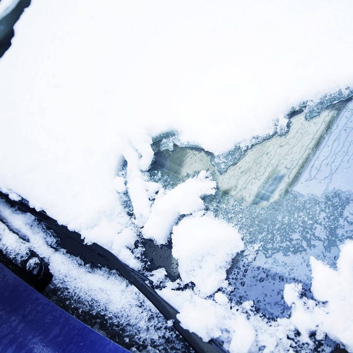 wipers_573889303_05 snowy car wipers winter driving tips