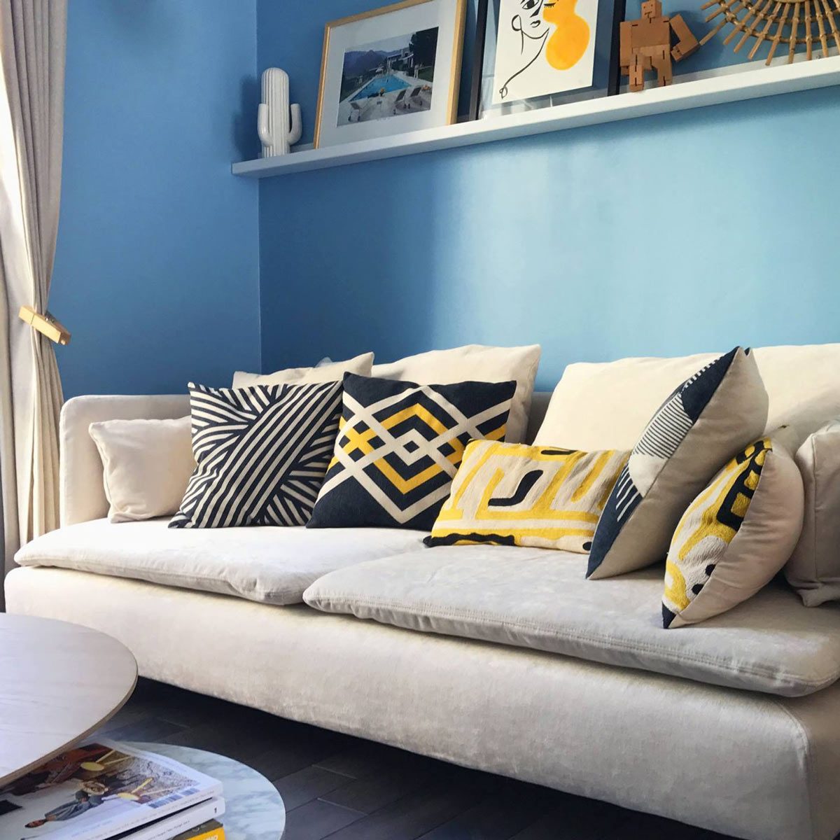 22528751_10155640606341827_5620795306403562333_o living room couch throw pillows