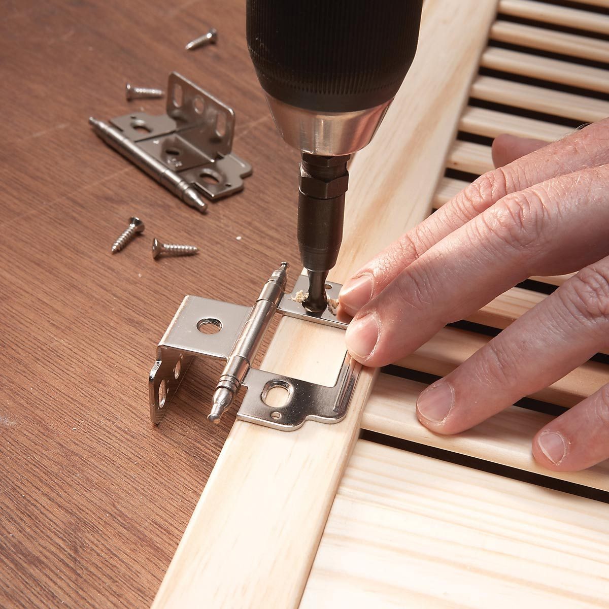 FH07OCT_482_56_023 hinges on doors