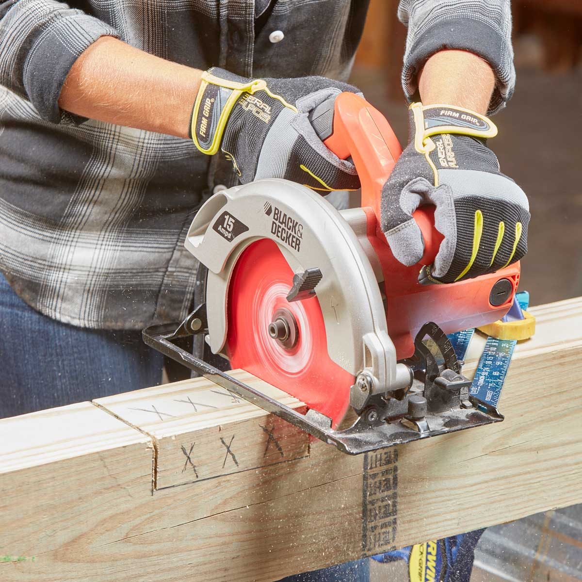 FH17JAU_580_54_112 make the shoulder cuts