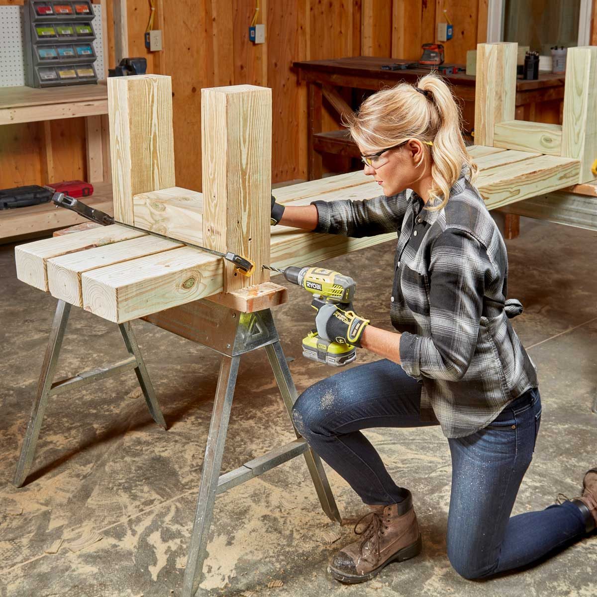 FH17JAU_580_54_146 drill pilot holes for lag screws