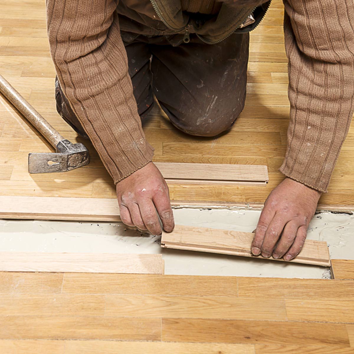 dfh10_shutterstock_290457203 replace wood floor installation