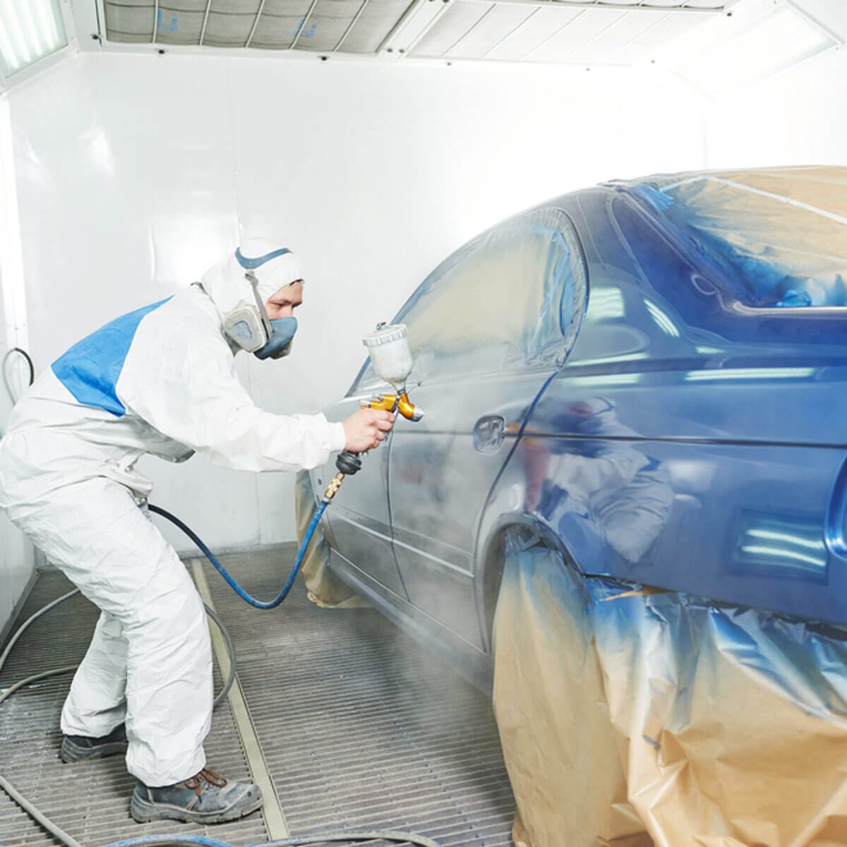 dfh3_shutterstock_350662691 paint sprayer car