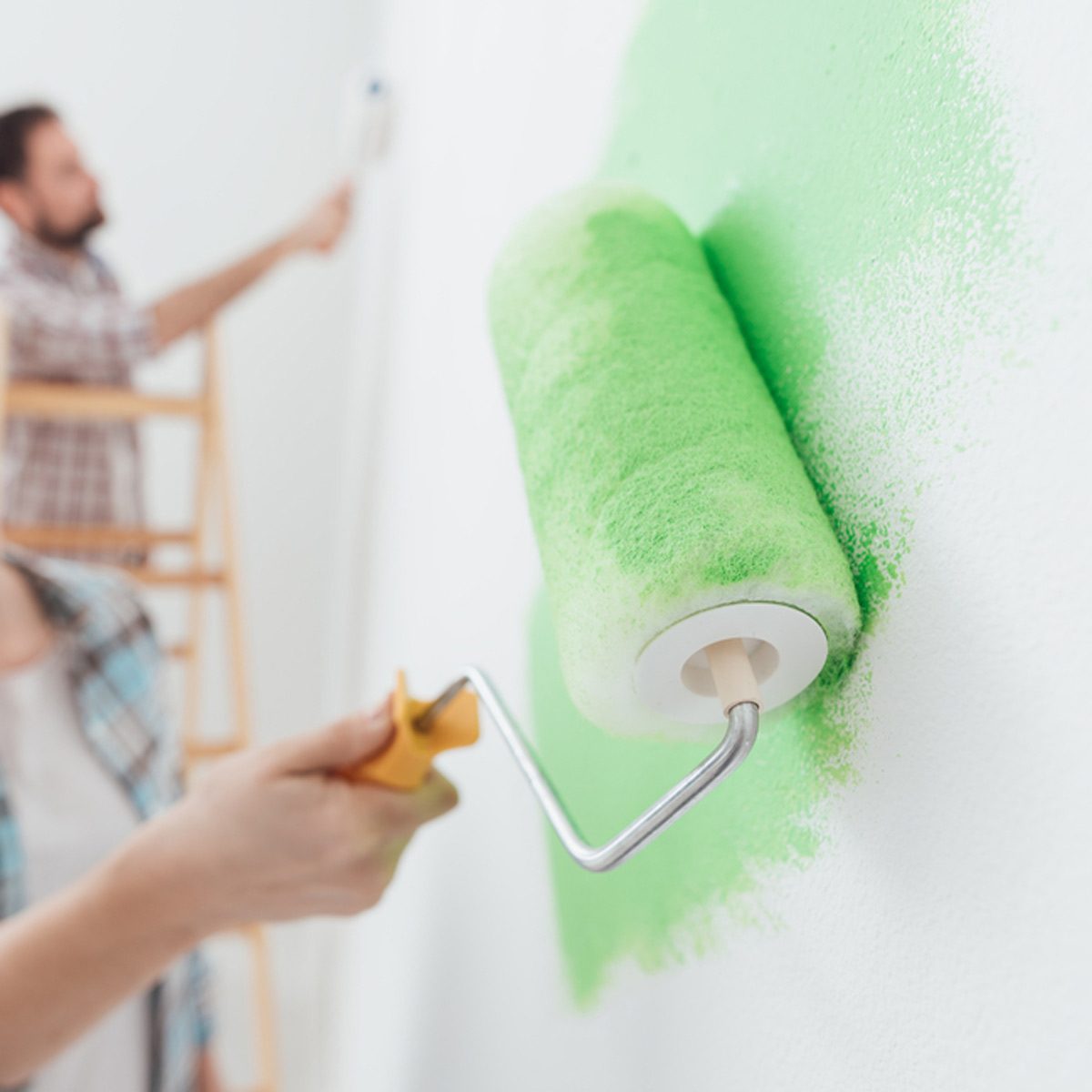 shutterstock_551801428 paint the wall
