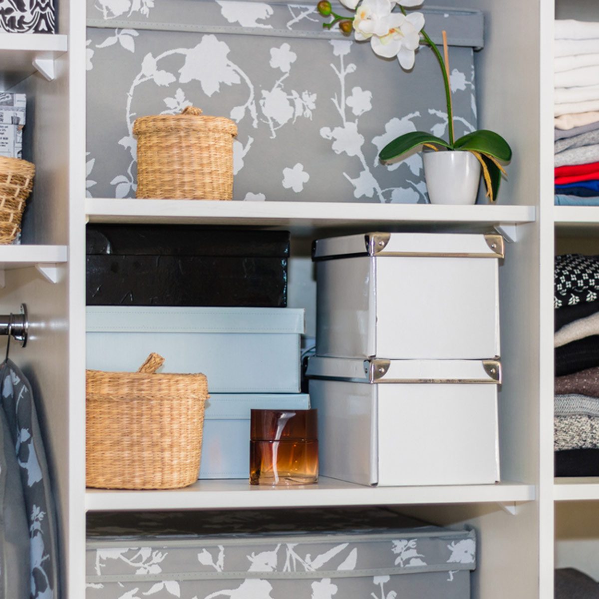 shutterstock_686348935 organized closet