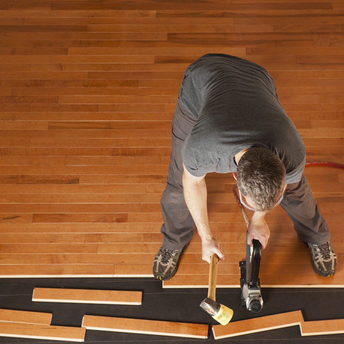 shutterstock_80066764 install hardwood flooring