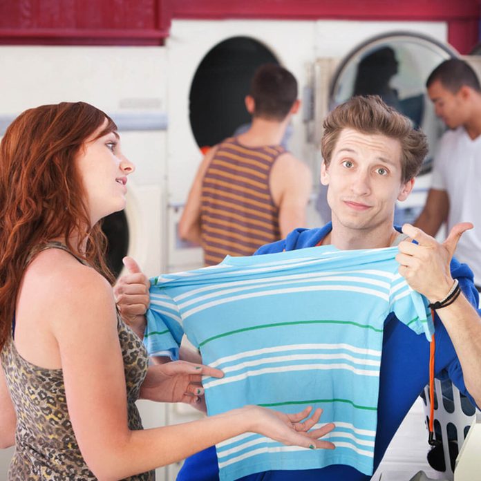 shutterstock_80776129 unshrink clothes laundry mat