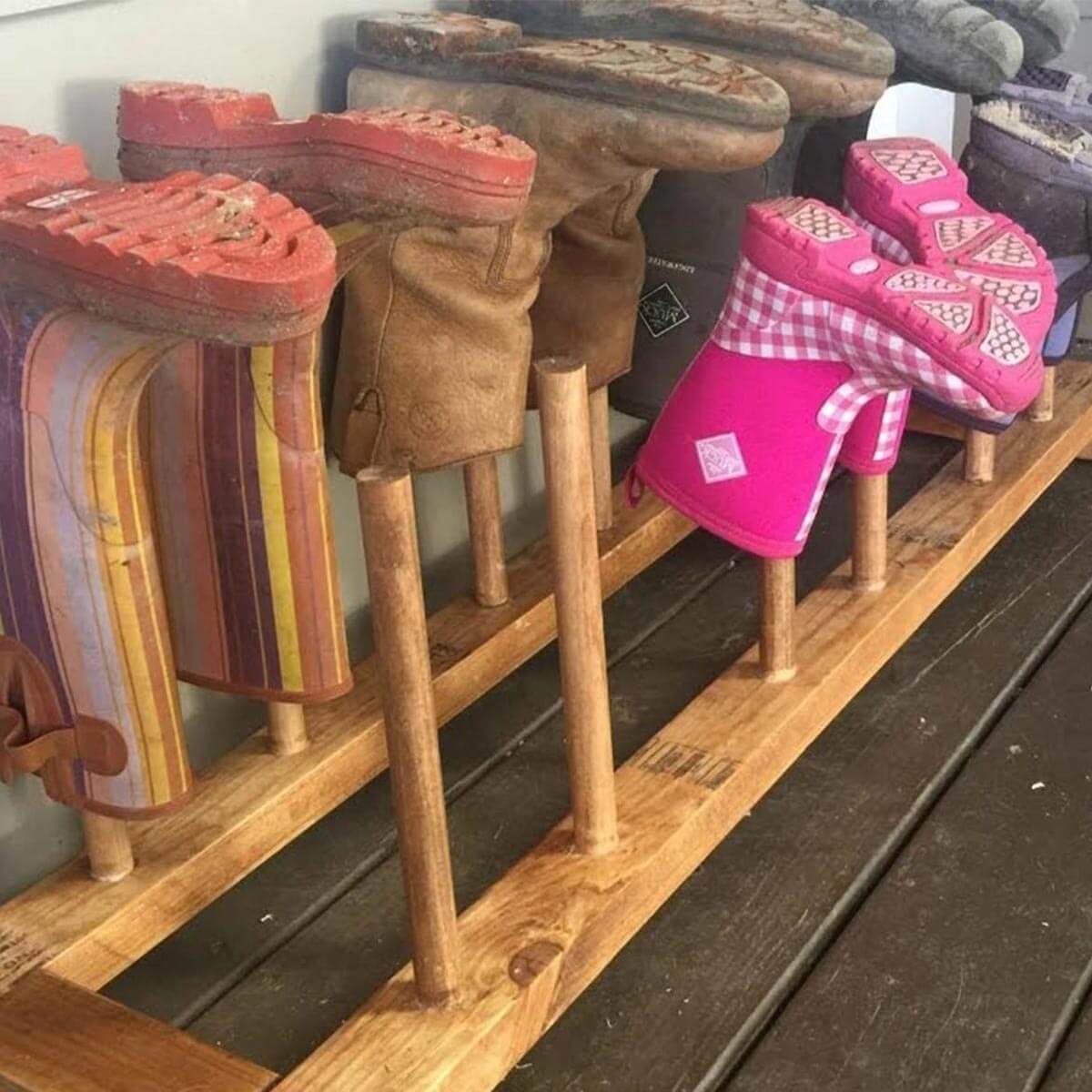 dowel-boot-rack