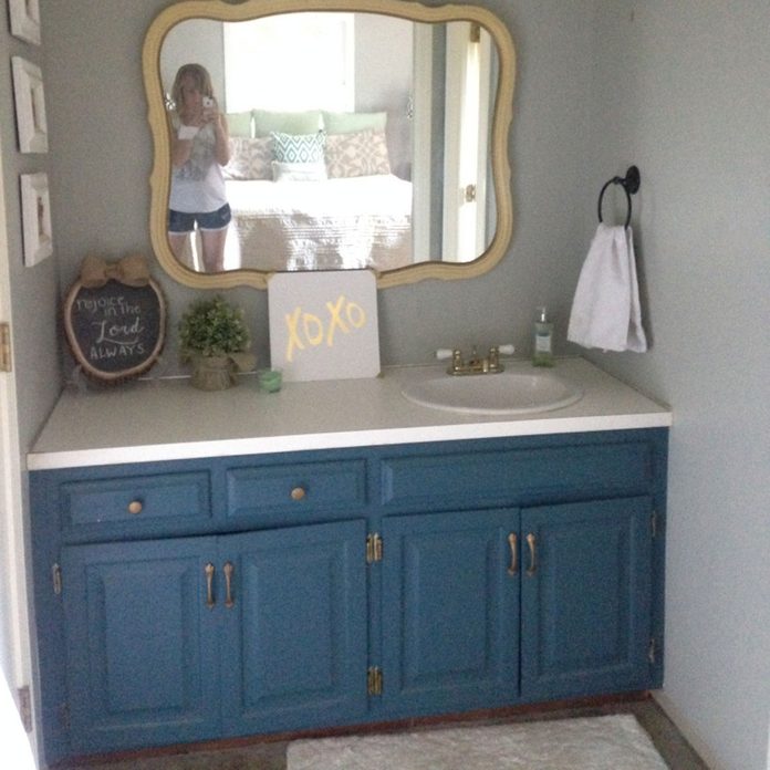 bathroom-vanity-blue-makeover