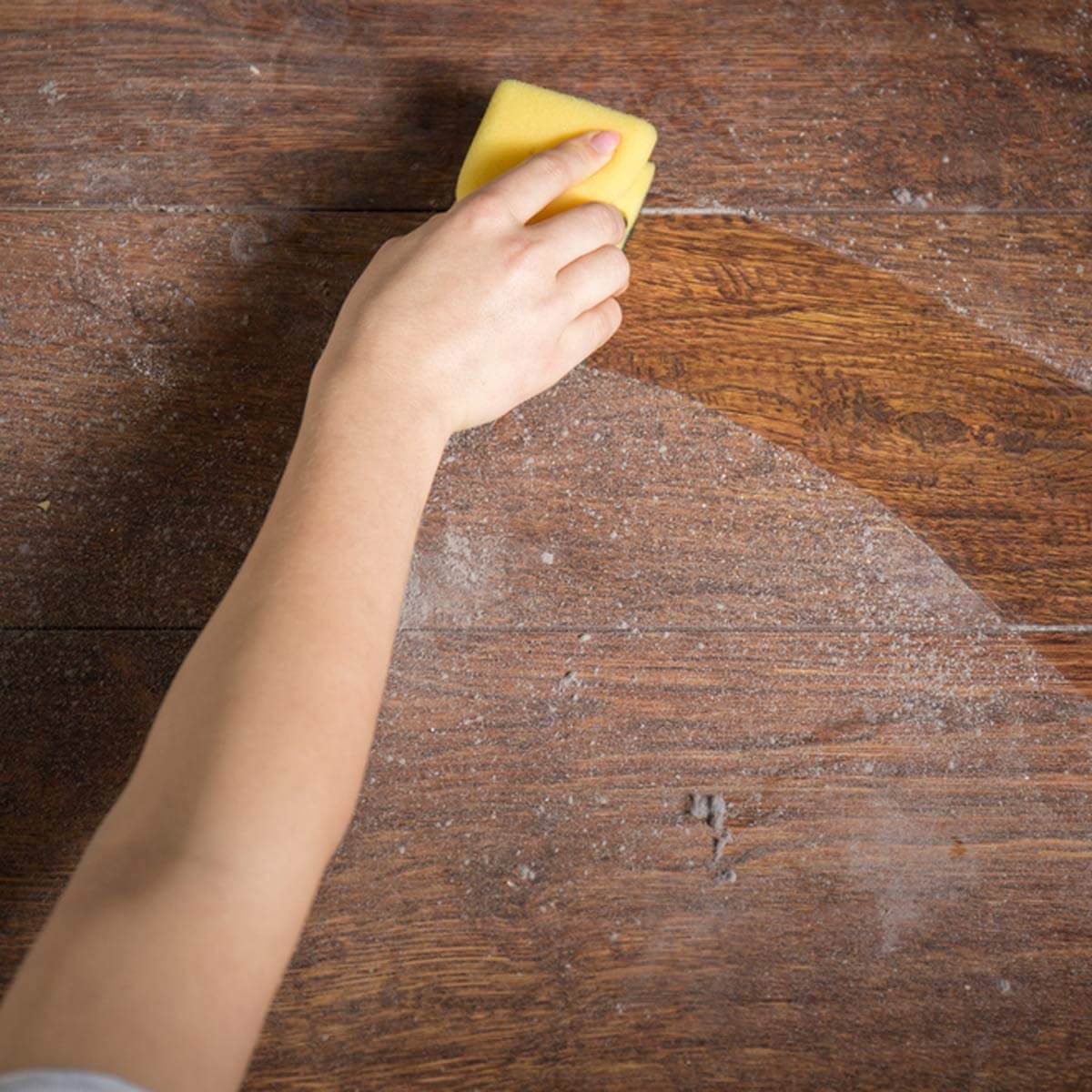 shutterstock_273329774 dust wood floors