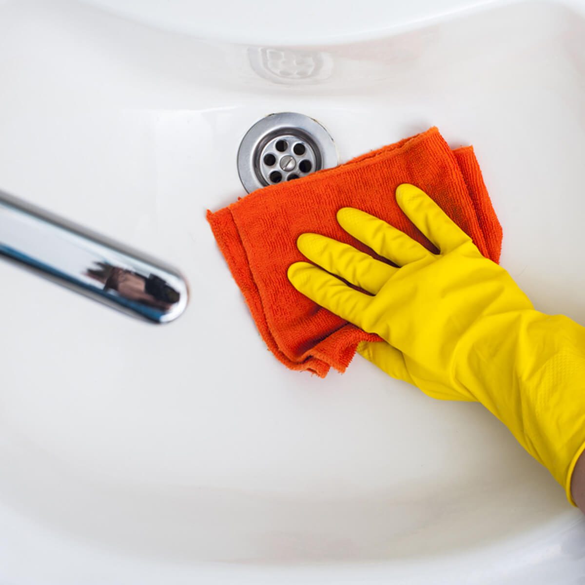 shutterstock_389952628 clean sink