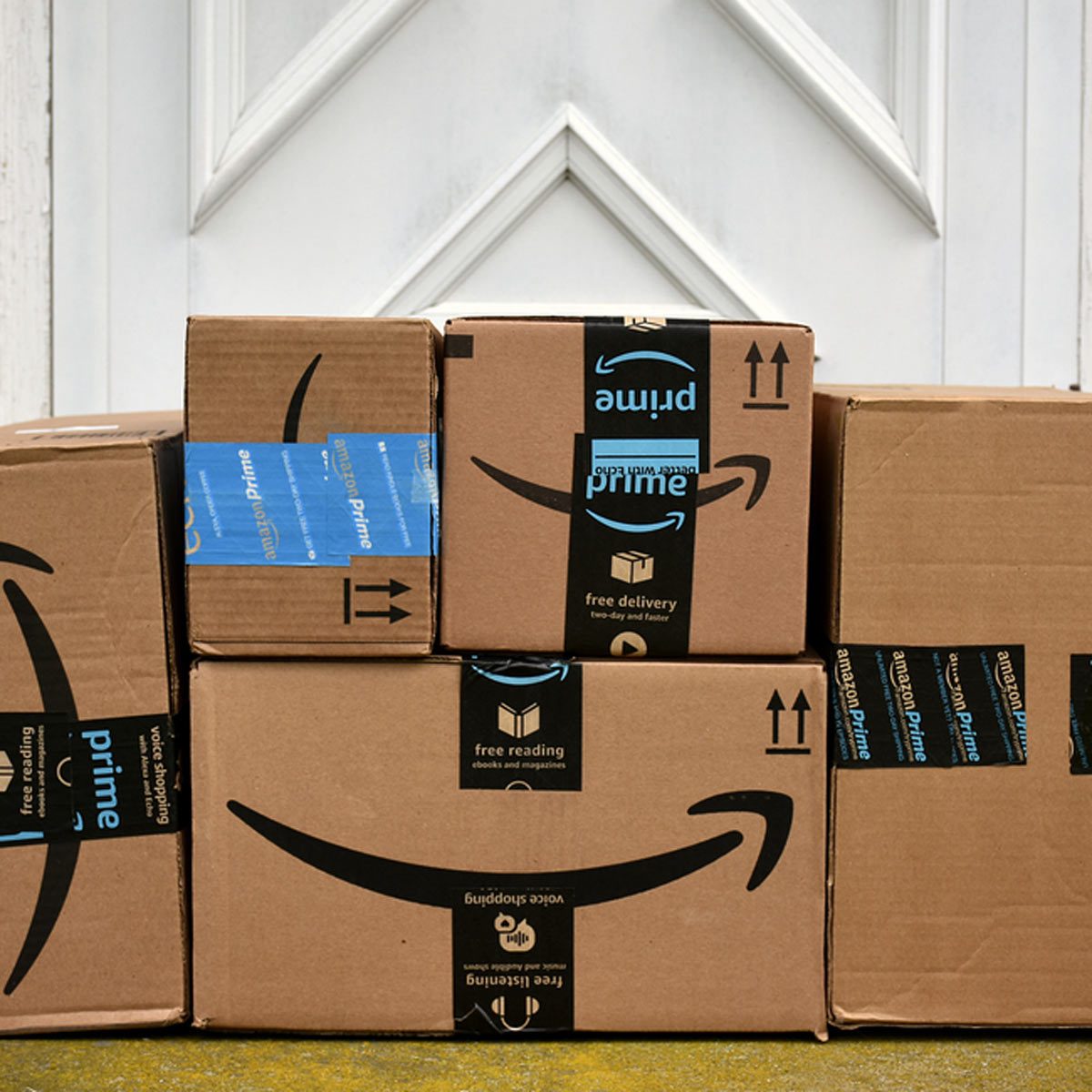 shutterstock_634308593 amazon boxes packages