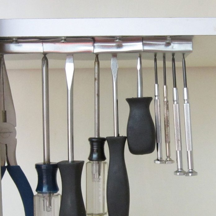 workshop-magnetic-strip-for-tools