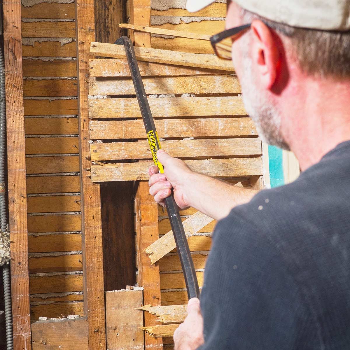 yank off lath crowbar