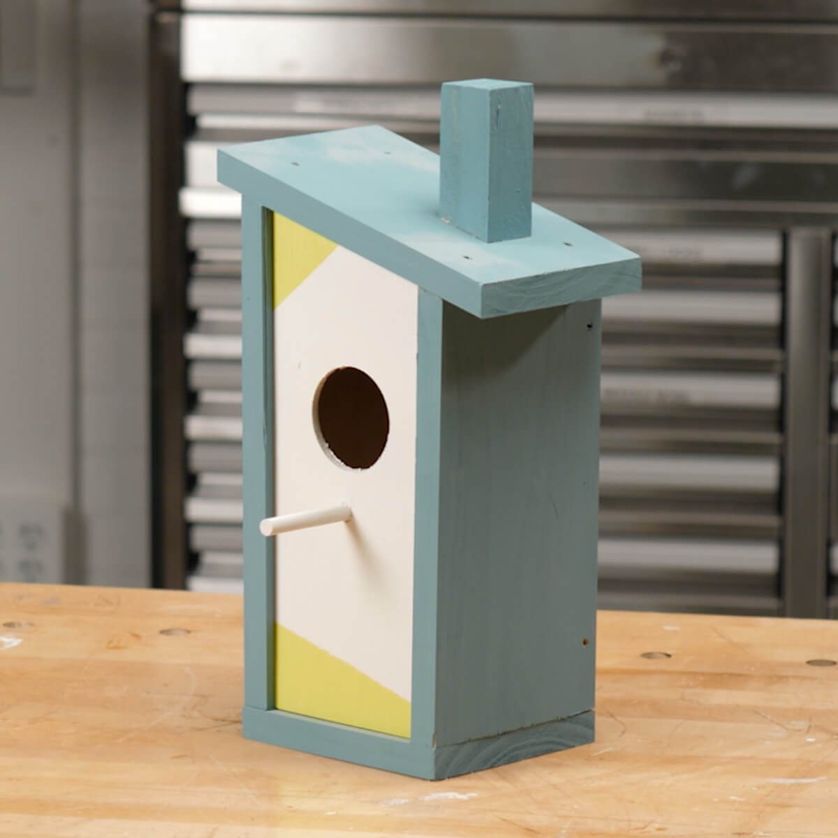 Modern Birdhouse Features