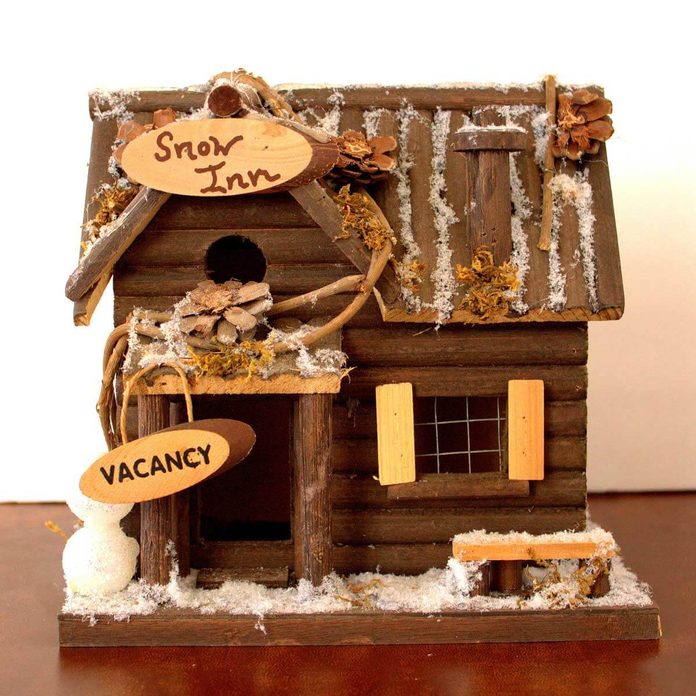 winter log birdhouse