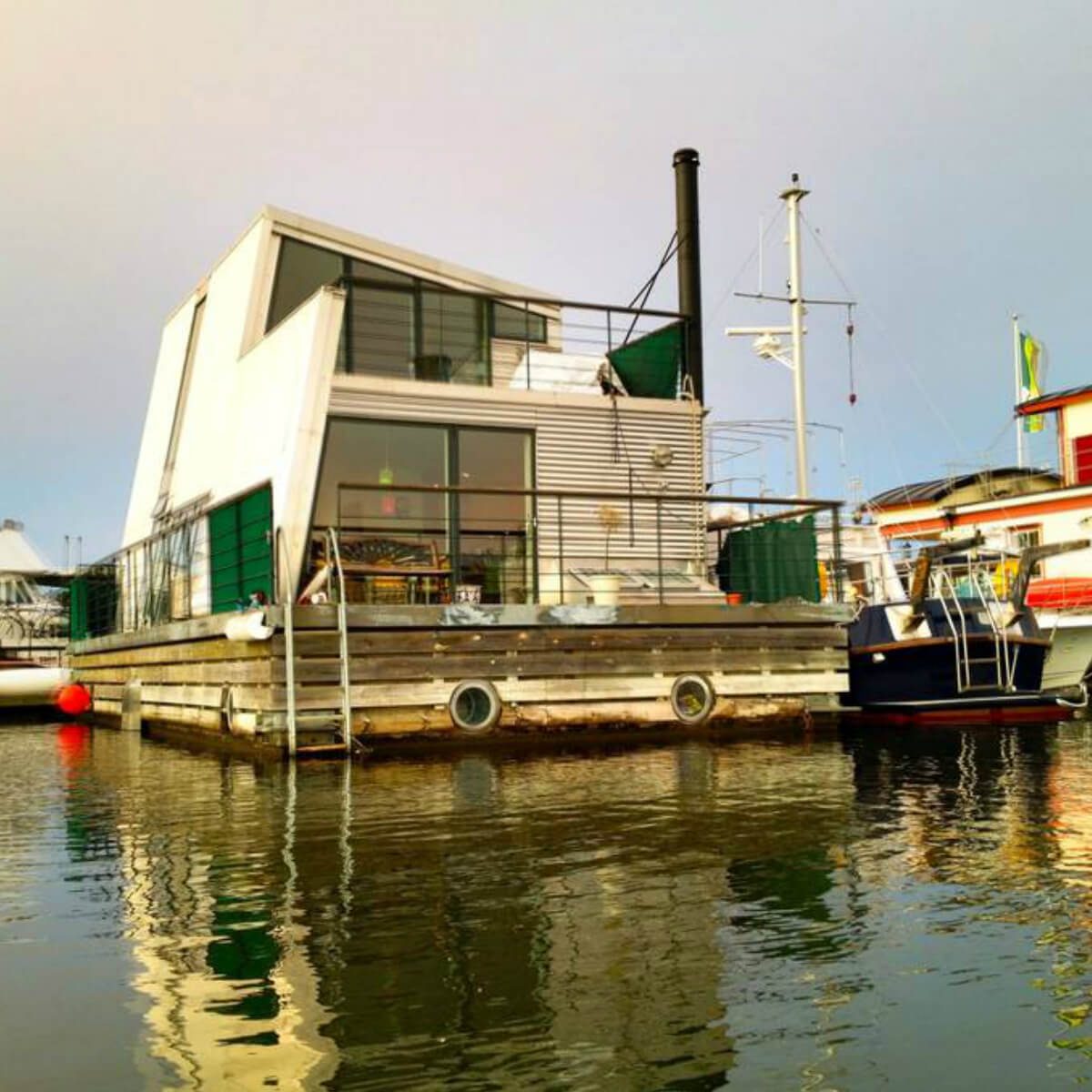 tiny house boat