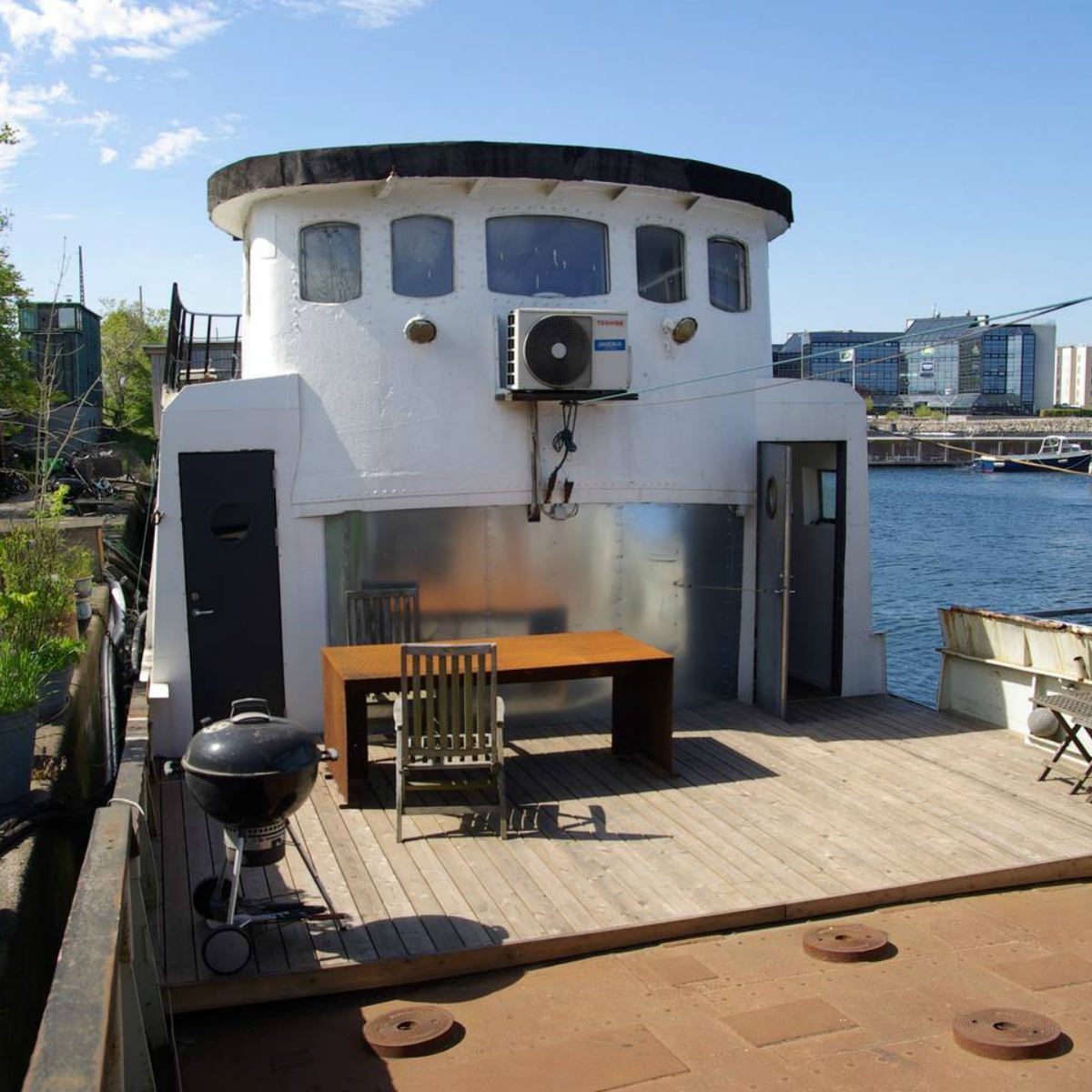 tiny house boat