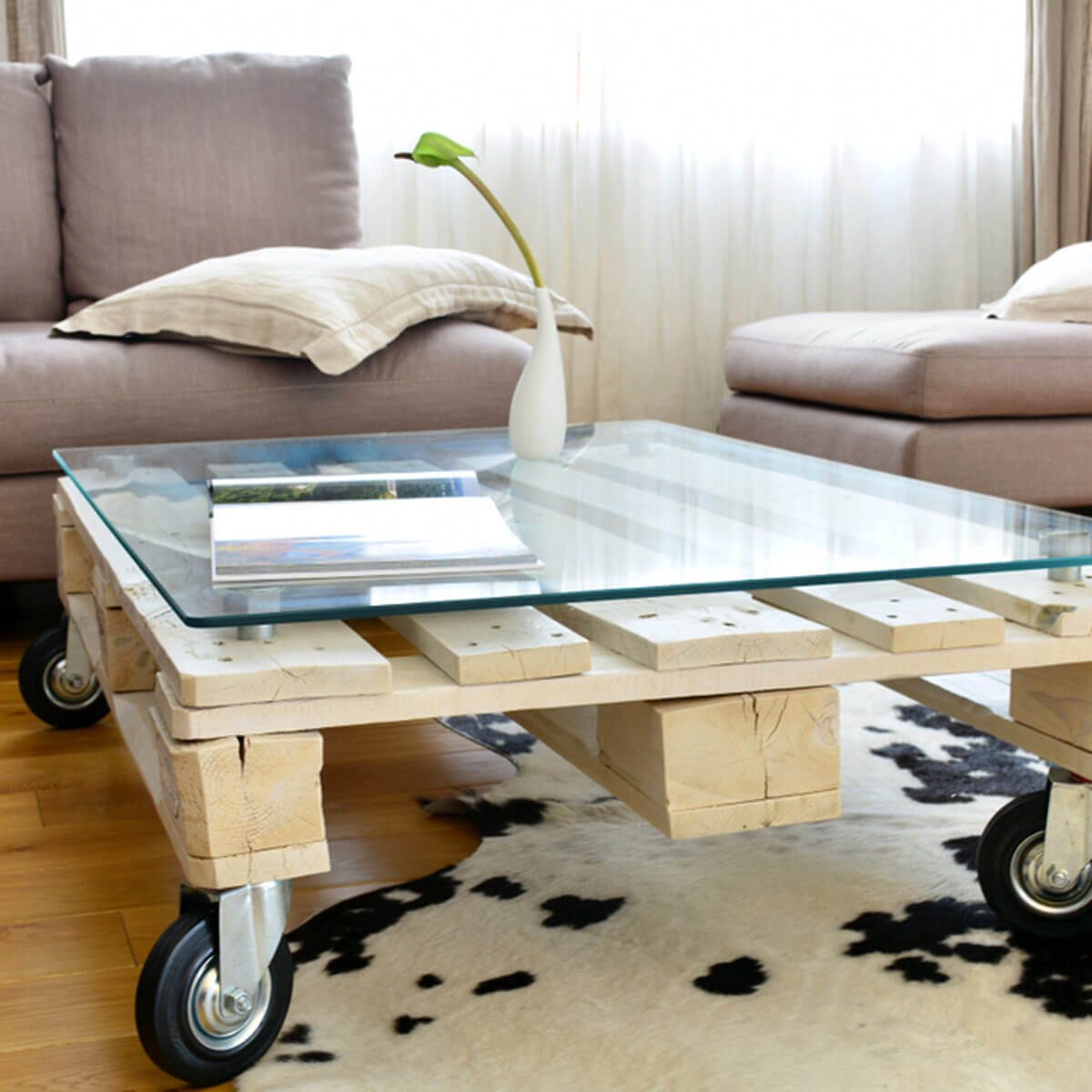 wood pallet coffee table