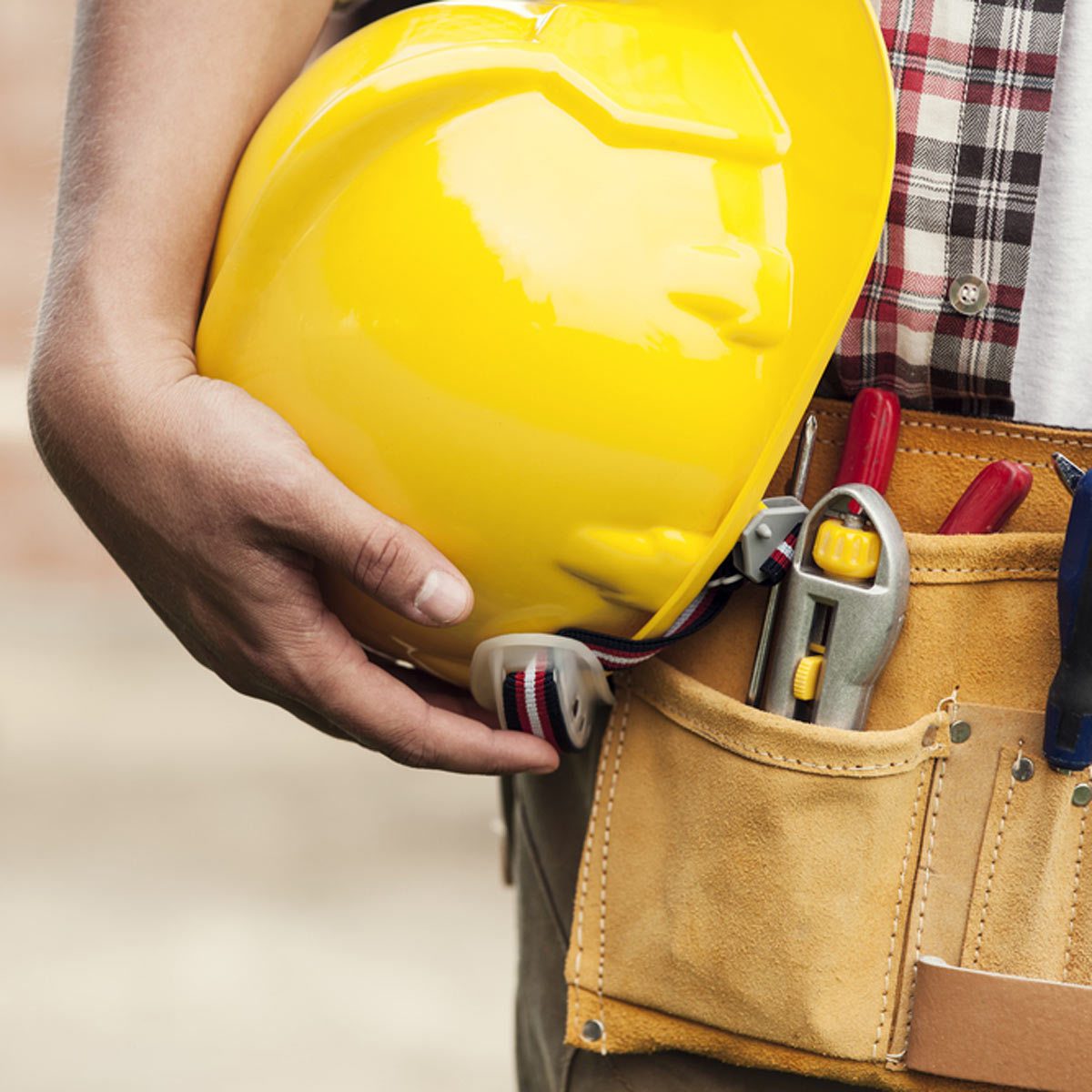 yellow hard hat