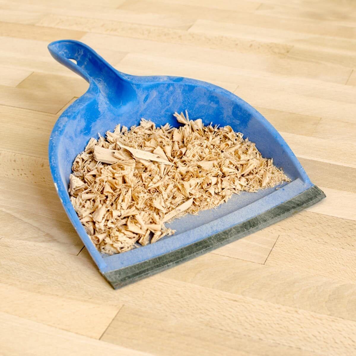 Dirty Dust Pan Wood Shavings saw dust