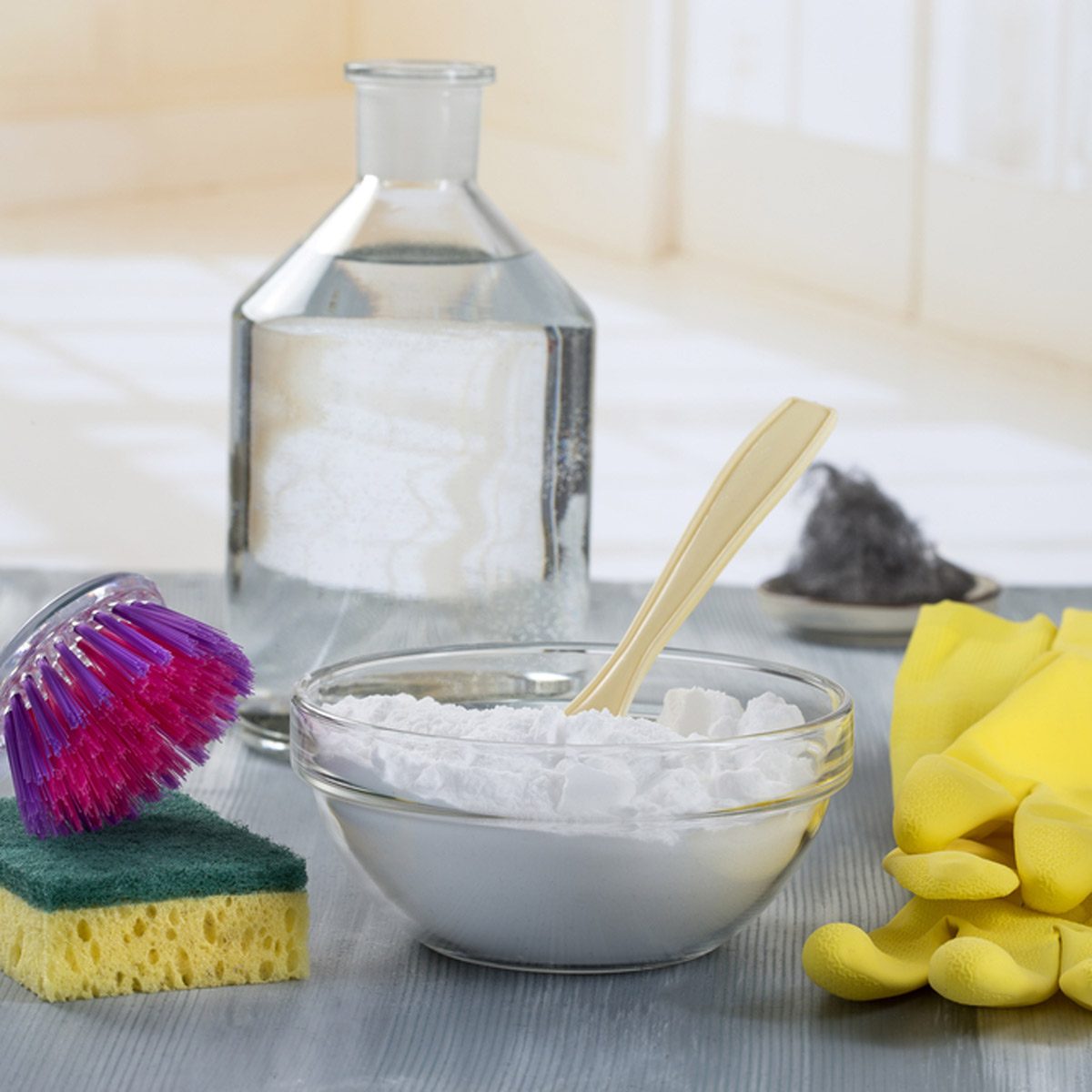 vinegar baking soda cleaning supplies