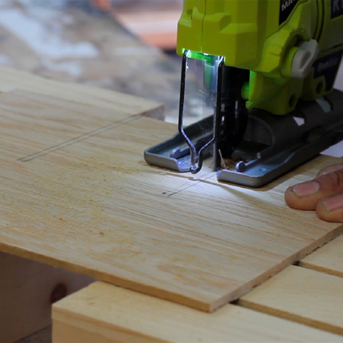 jigsaw cutting wine crate dividers