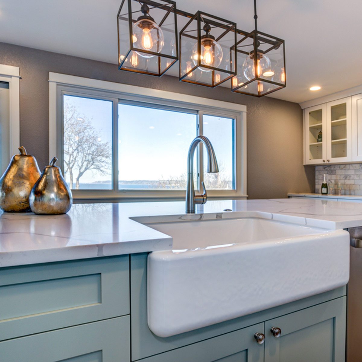 farmhouse sink