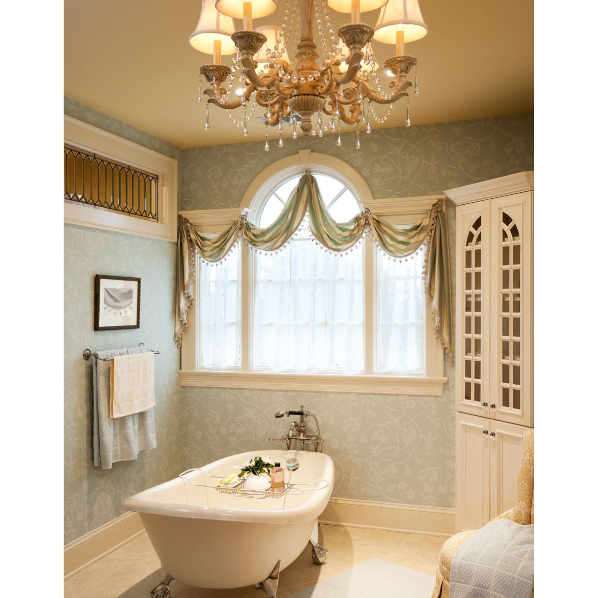 Warm traditional styled master bath with clawfoot Gettyimages 155385265