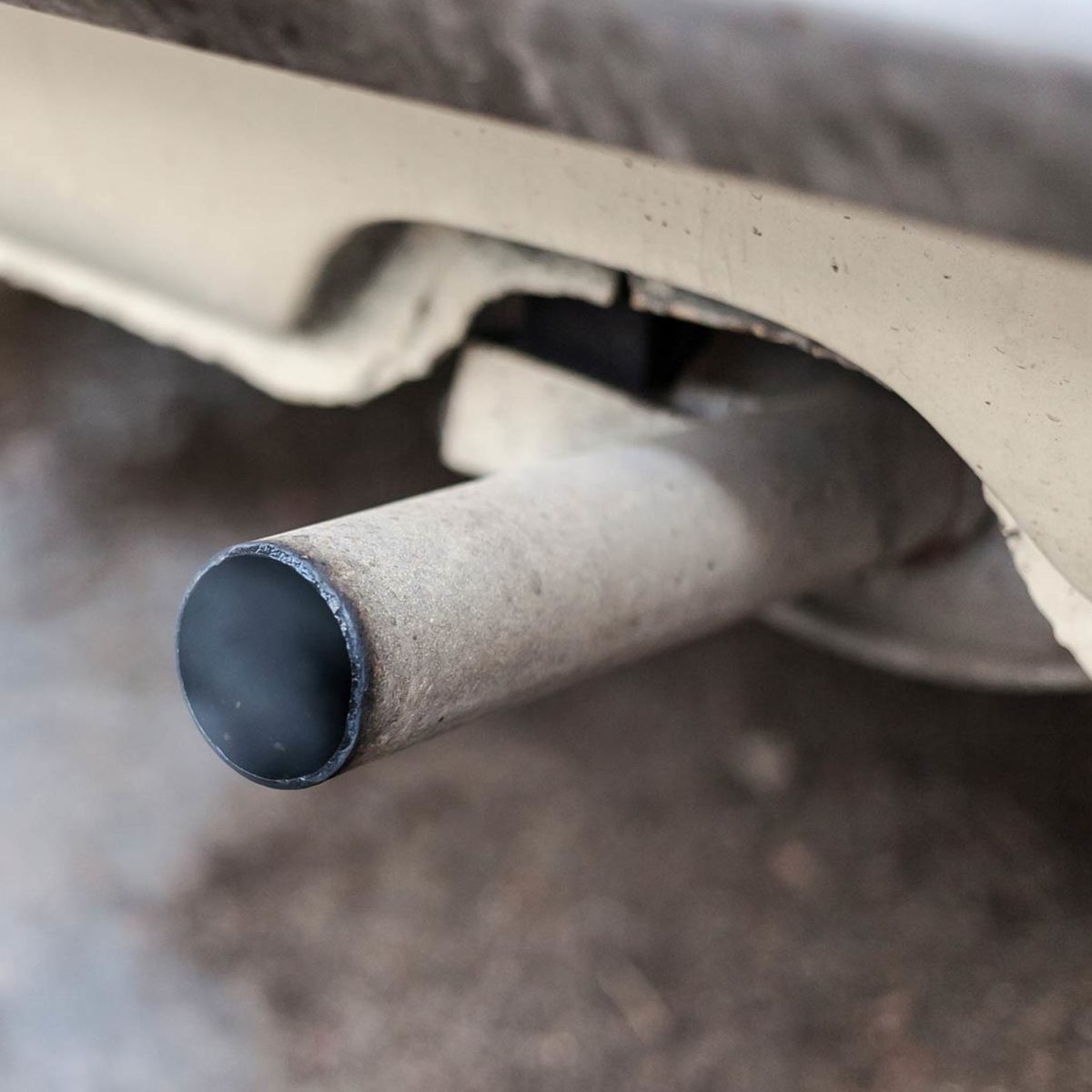 01_Exhaust_Are_You_breaking_the_law_by_warming_up_car_