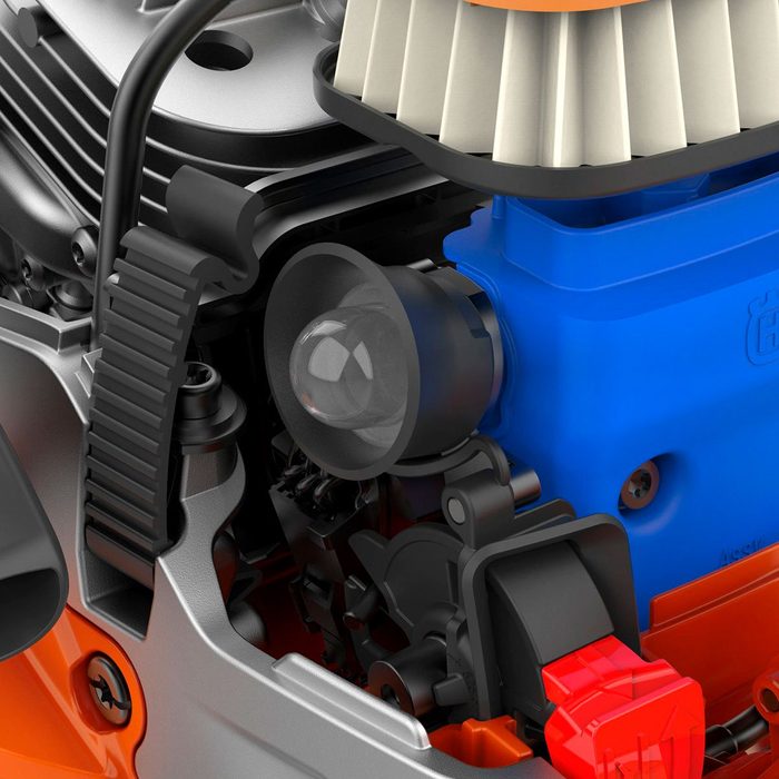 Mechanisms inside of the new Husqvarna chainsaw | Construction Pro Tips