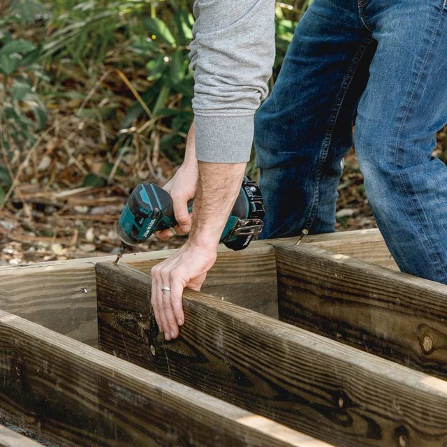 FH19MAY_594_50_012-1200 platform deck