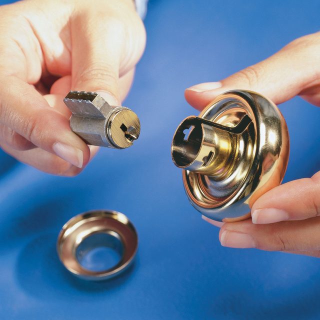 rekey a door remove old knob