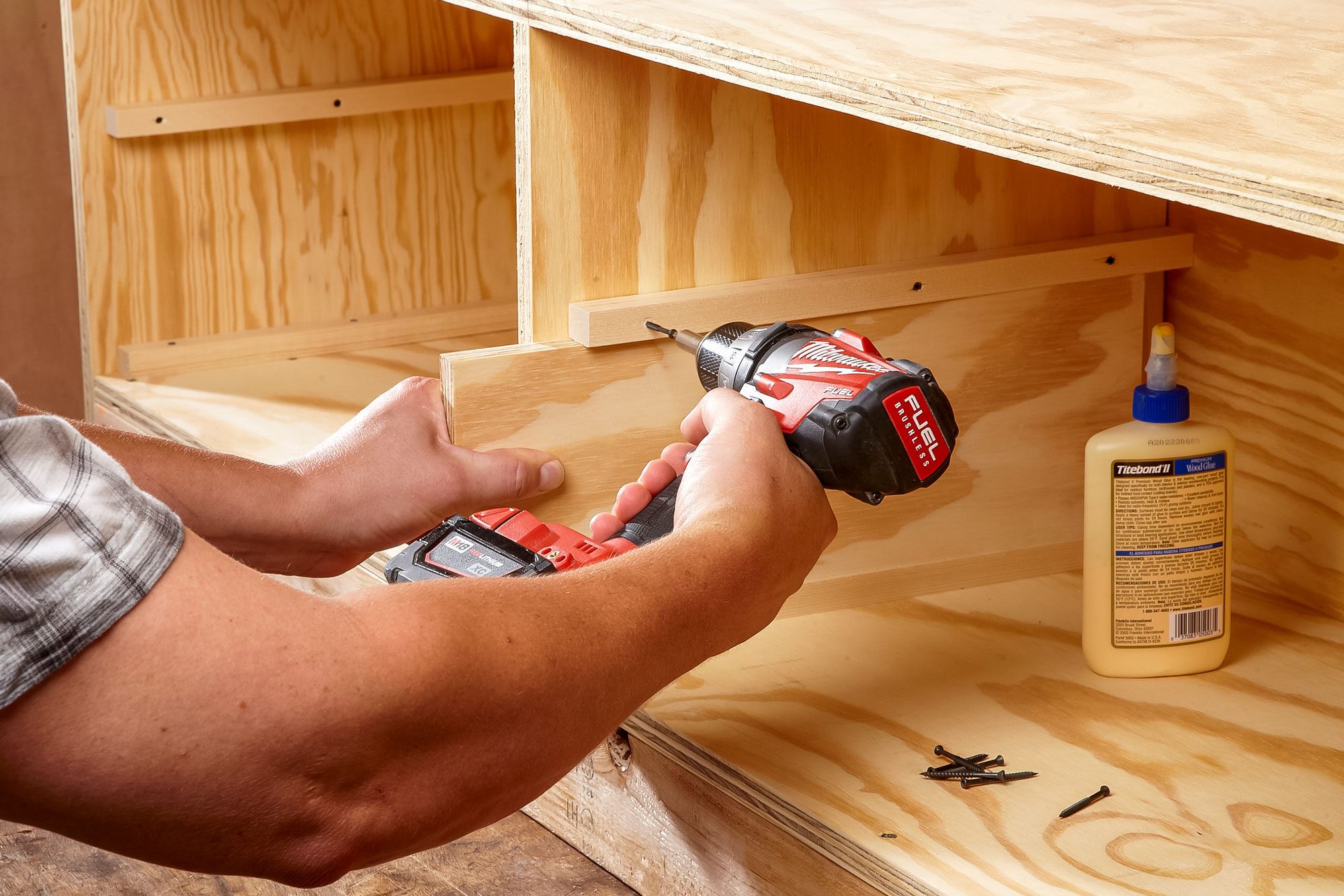 Fastening Screw into Wood with Drill