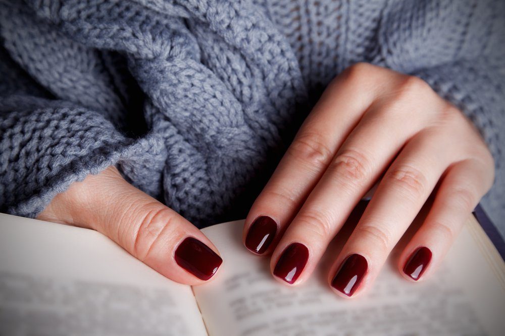 Beautiful painted nails for autumn