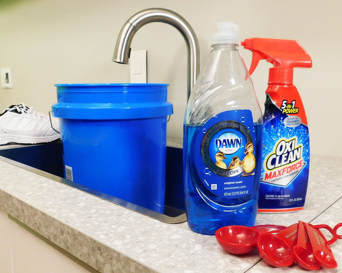 supplies clean white shoes