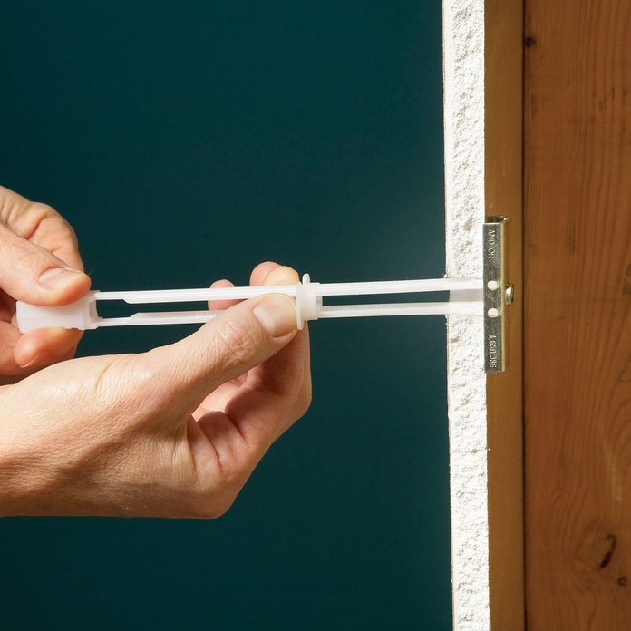 Toggle Bolt wall anchor