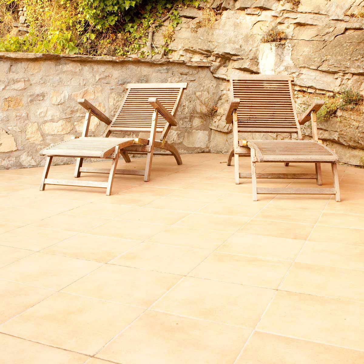 Ceramic vs. Porcelain Outdoor Tile: Which One Is the Better Choice?